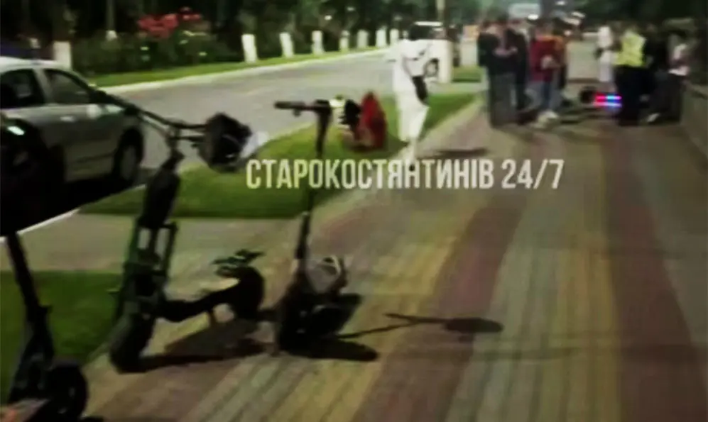 Водій самоката збив пенсіонерку на тротуарі у Старокостянтинові