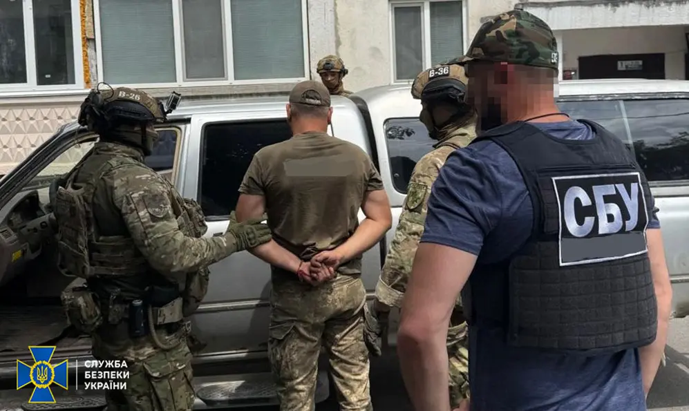 Схему «допомоги» ухилянтам ліквідувала СБУ на Хмельниччині