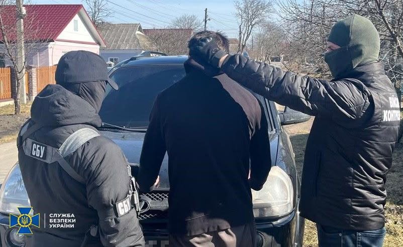 Зрадник, який шпигував за військовими аеродромами на Хмельниччині, постане перед судом
