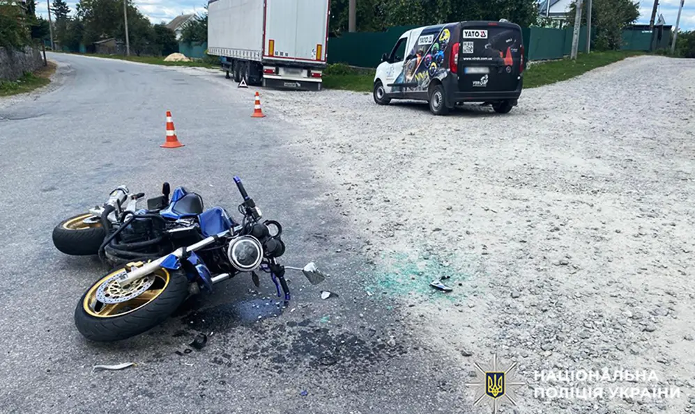 На Шепетівщині внаслідок ДТП травмувався мотоцикліст