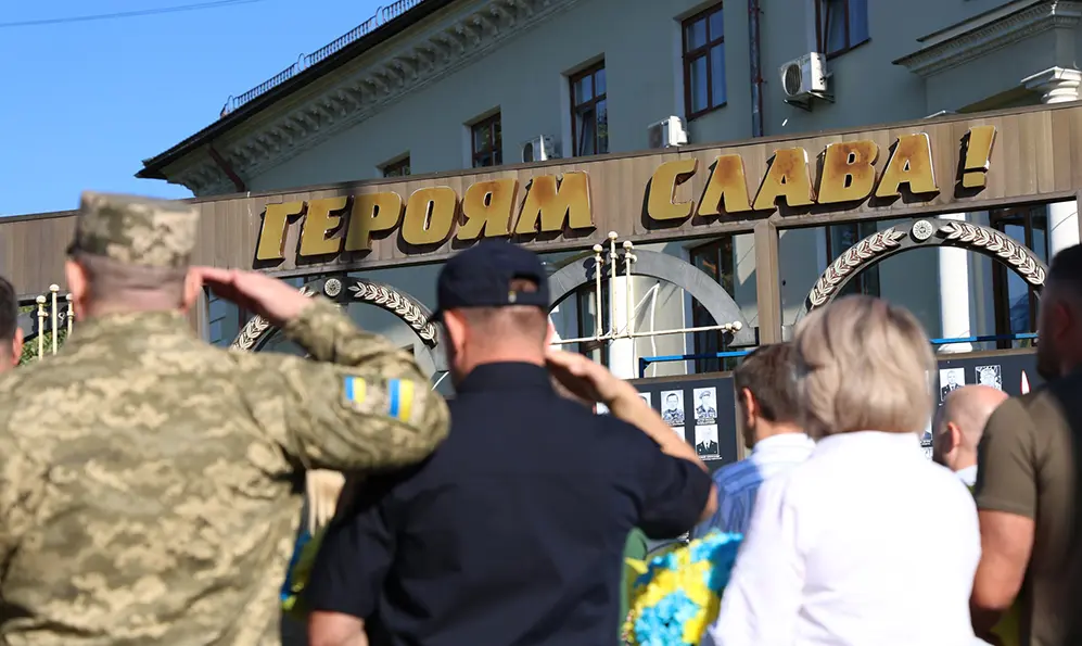 Пам’ять полеглих героїв вшанували у Хмельницькому (ФОТО)