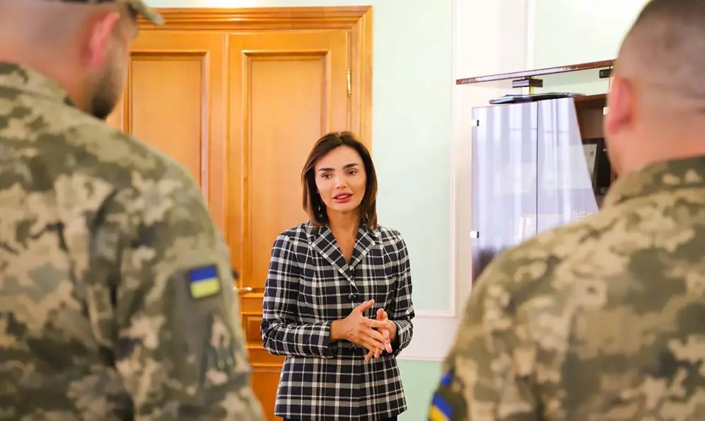 Голова Хмельницької обласної ради отримала подяку від військових