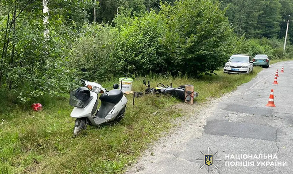Мотоцикліст та скутерист потрапили у ДТП на Шепетівщині: обоє травмувалися