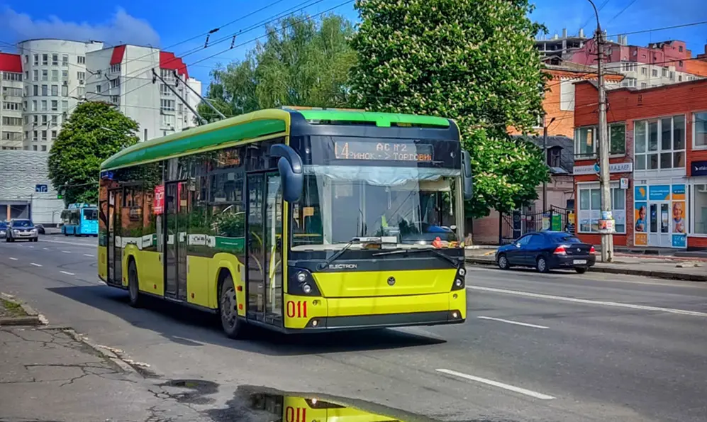У Хмельницькій ОВА роз’яснили, як працюватиме транспорт під час повітряних тривог
