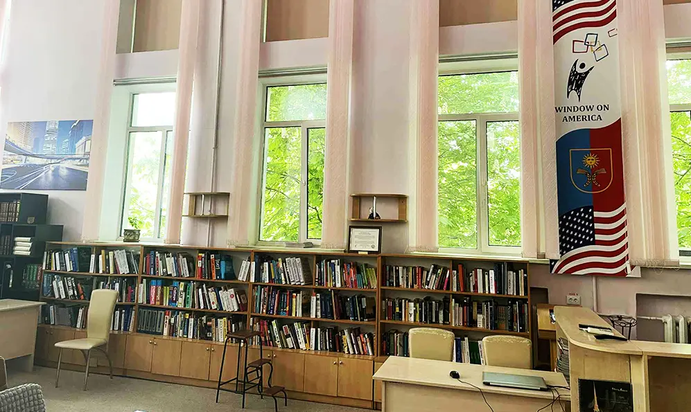 Не лише книги: як у Хмельницькому бібліотека стала місцем для розмов і зустрічей