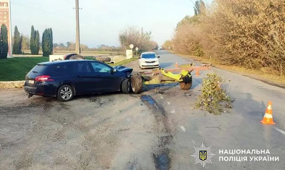 На Шепетівщині не розминулися легковик та мінітрактор