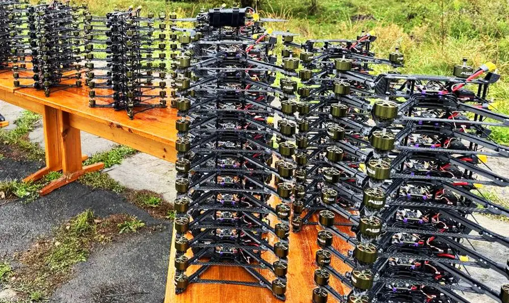 200 десятидюймових FPV-дронів передали з Хмельницького українським захисникам