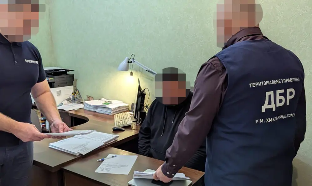Третю справу щодо оборудок із землею колишнього голови Геокадастру Хмельниччини передали до суду