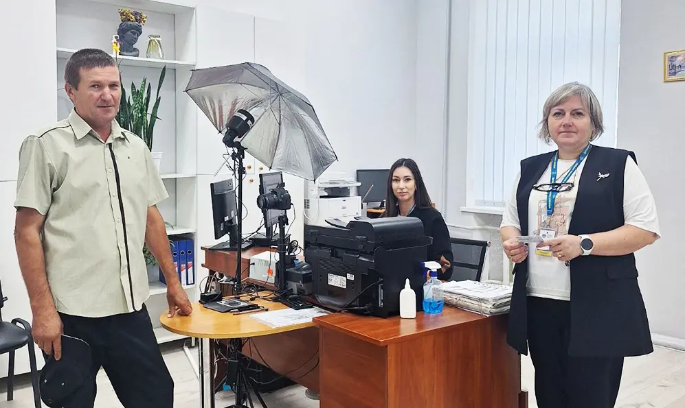 50-річний мешканець Хмельниччини отримав свій перший український паспорт: яка причина