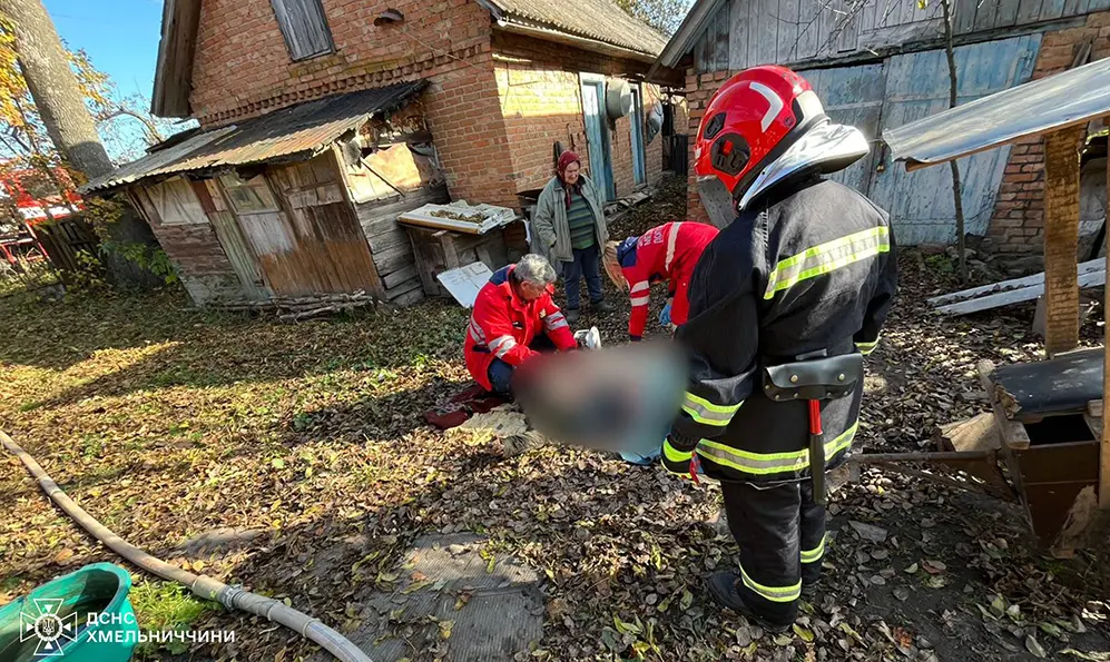 Чотири пожежі ліквідували на Хмельниччині: горіли будинки та автомобіль, є загиблий