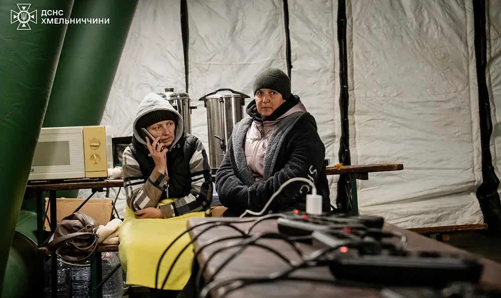 Пункт незламності на місці вибуху у будинку в Хмельницькому