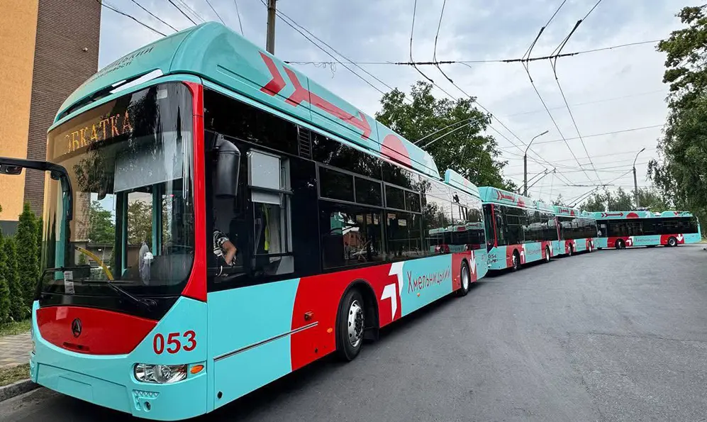 Через відключення електроенергії у Хмельницькому знову не курсують деякі тролейбуси