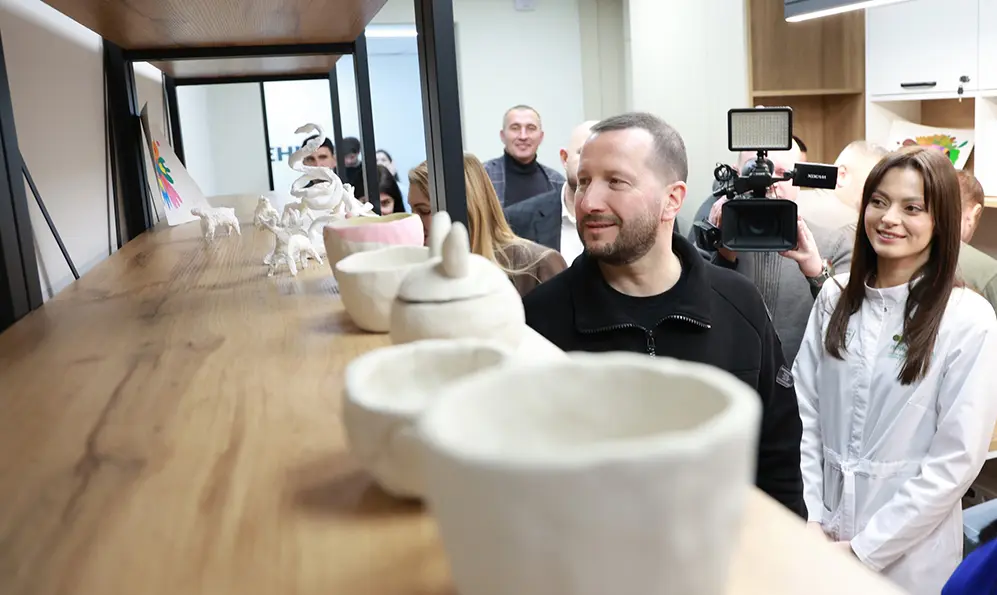 Роботи з глини на полиці