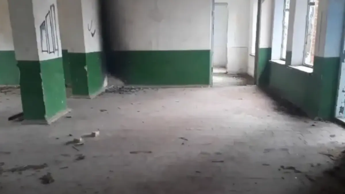 Занедбану будівлю на Хмельниччині продають за 100 тисяч (ФОТО)