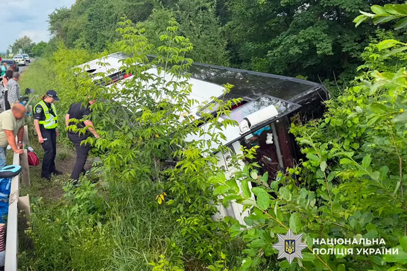 Наслідки ДТП біля села Шатава на Кам’янеччині