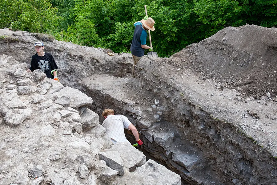 Метою археологічних досліджень було віднайти залишки монастирської дзвіниці з метою їх дослідження і наступної музеїфікації.