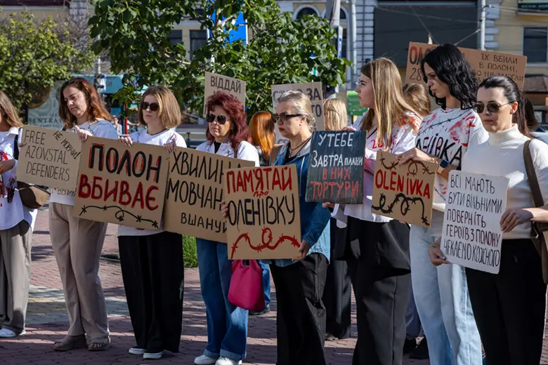 акція-реквієм, присвячена четвертим роковинам теракту в Оленівській колонії на Донеччині