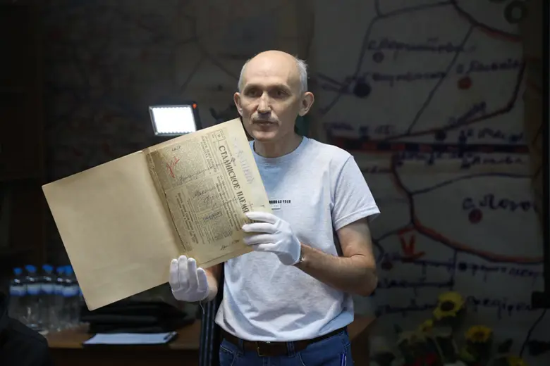 Зустріч у Хмельницькому з військовими, які повернулися з російського полону, та родинами загиблих захисників.