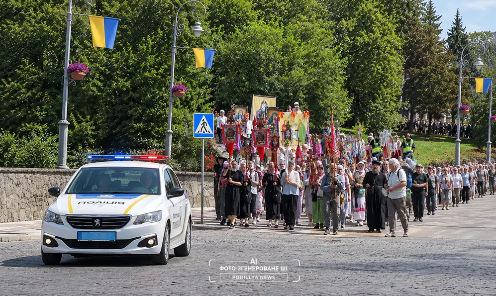 З Хмельниччини до Почаєва вирушила традиційна хресна хода УПЦ (ВІДЕО)