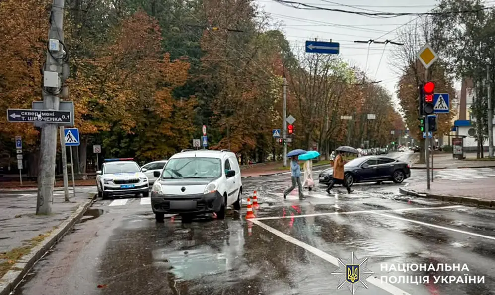 72-річна жінка травмувалася внаслідок ДТП на перехресті у центрі Хмельницького