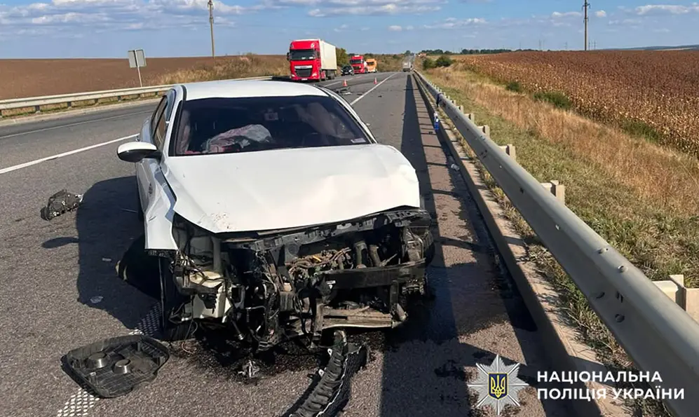 Внаслідок ДТП неподалік Хмельницького травмувалася 38-річна пасажирка Kia