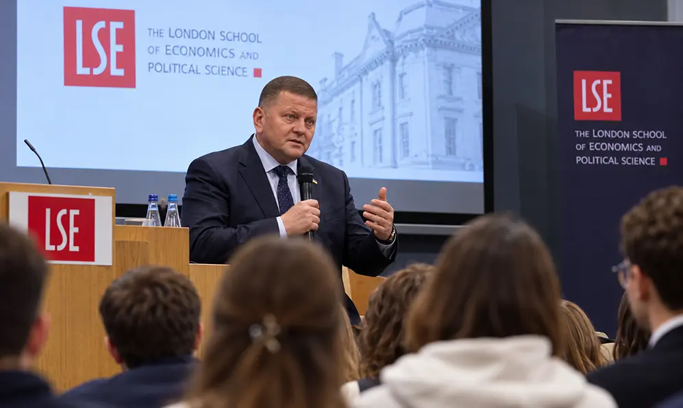 Залужний: «Україні потрібні фізики, математики і хіміки, у Росії їх навчають в рази більше»