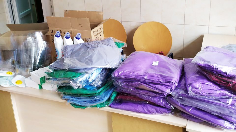 Лікарні Хмельниччини отримали допомогу від волонтерів
