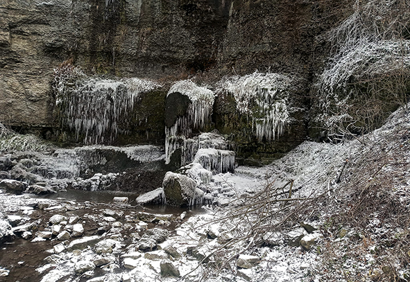 У Кам’янці замерзли водоспади (ФОТО)